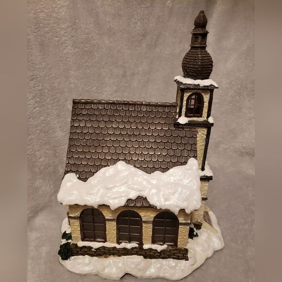 Berta Hummel "Holy Night Chapel" 2003 Hawthorne Village - Picture 4 of 12